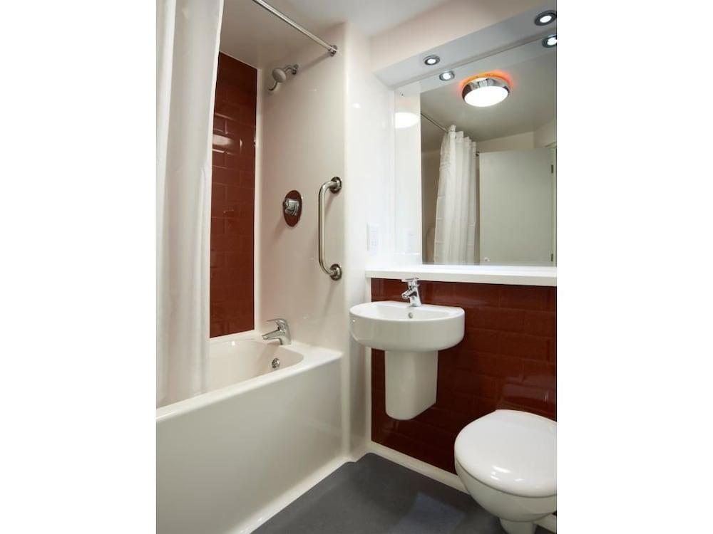 Travelodge Edinburgh Central Waterloo Place Bagian luar foto