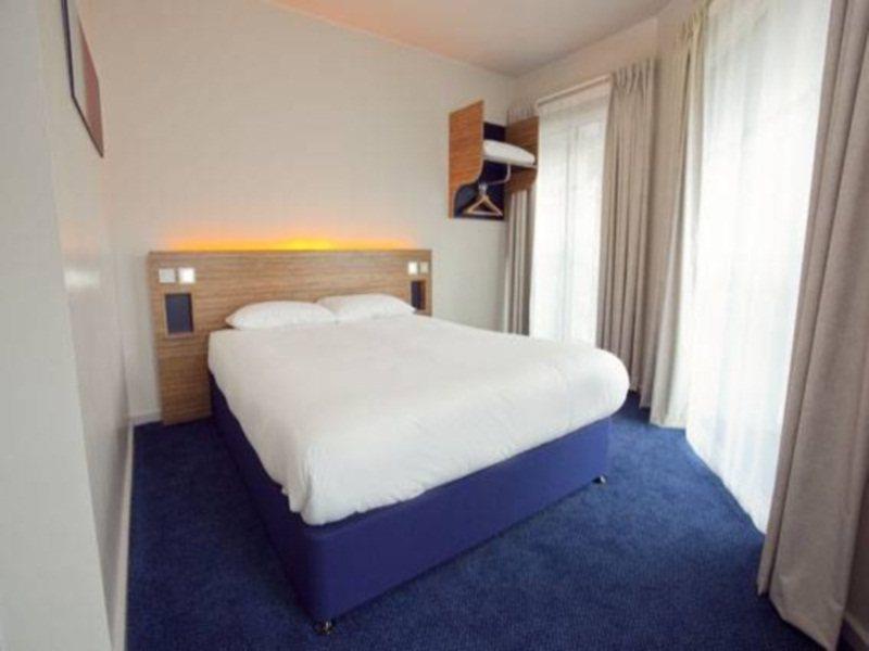 Travelodge Edinburgh Central Waterloo Place Bagian luar foto
