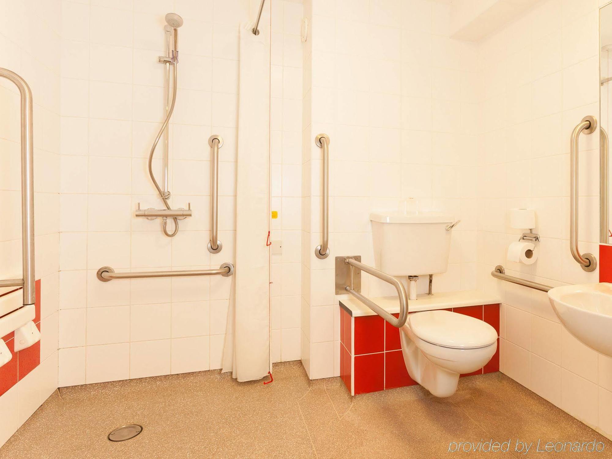 Travelodge Edinburgh Central Waterloo Place Bagian luar foto