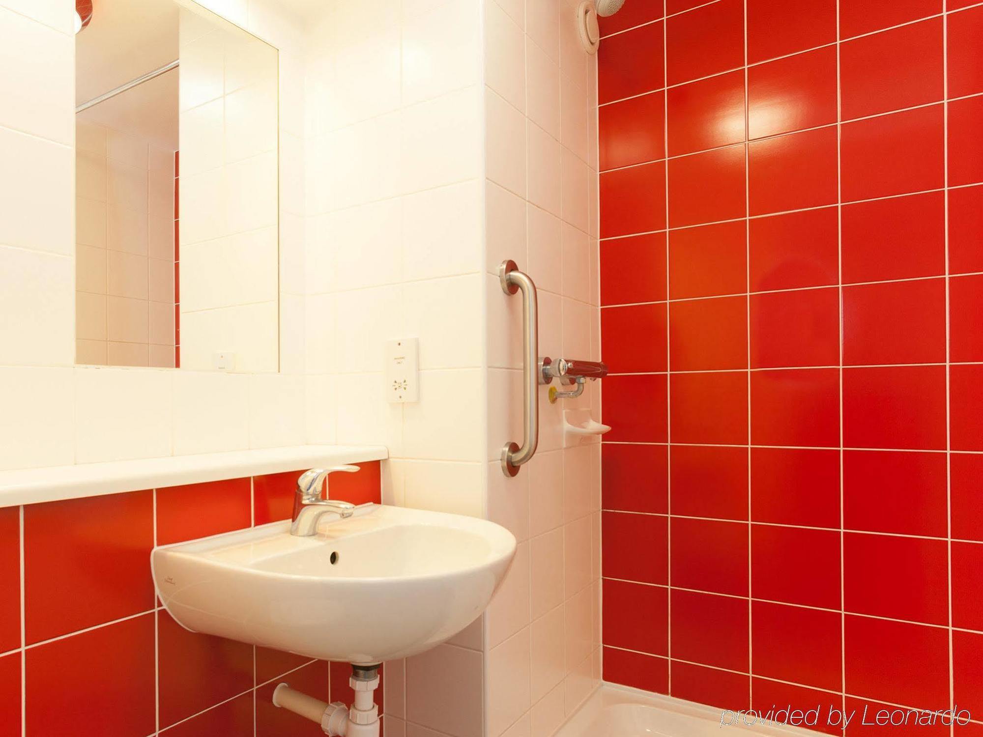 Travelodge Edinburgh Central Waterloo Place Bagian luar foto