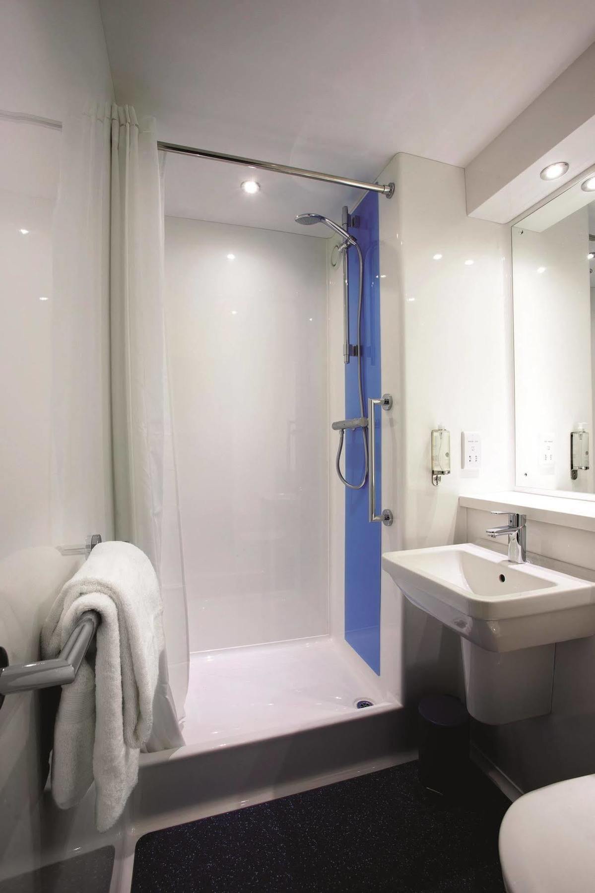 Travelodge Edinburgh Central Waterloo Place Bagian luar foto