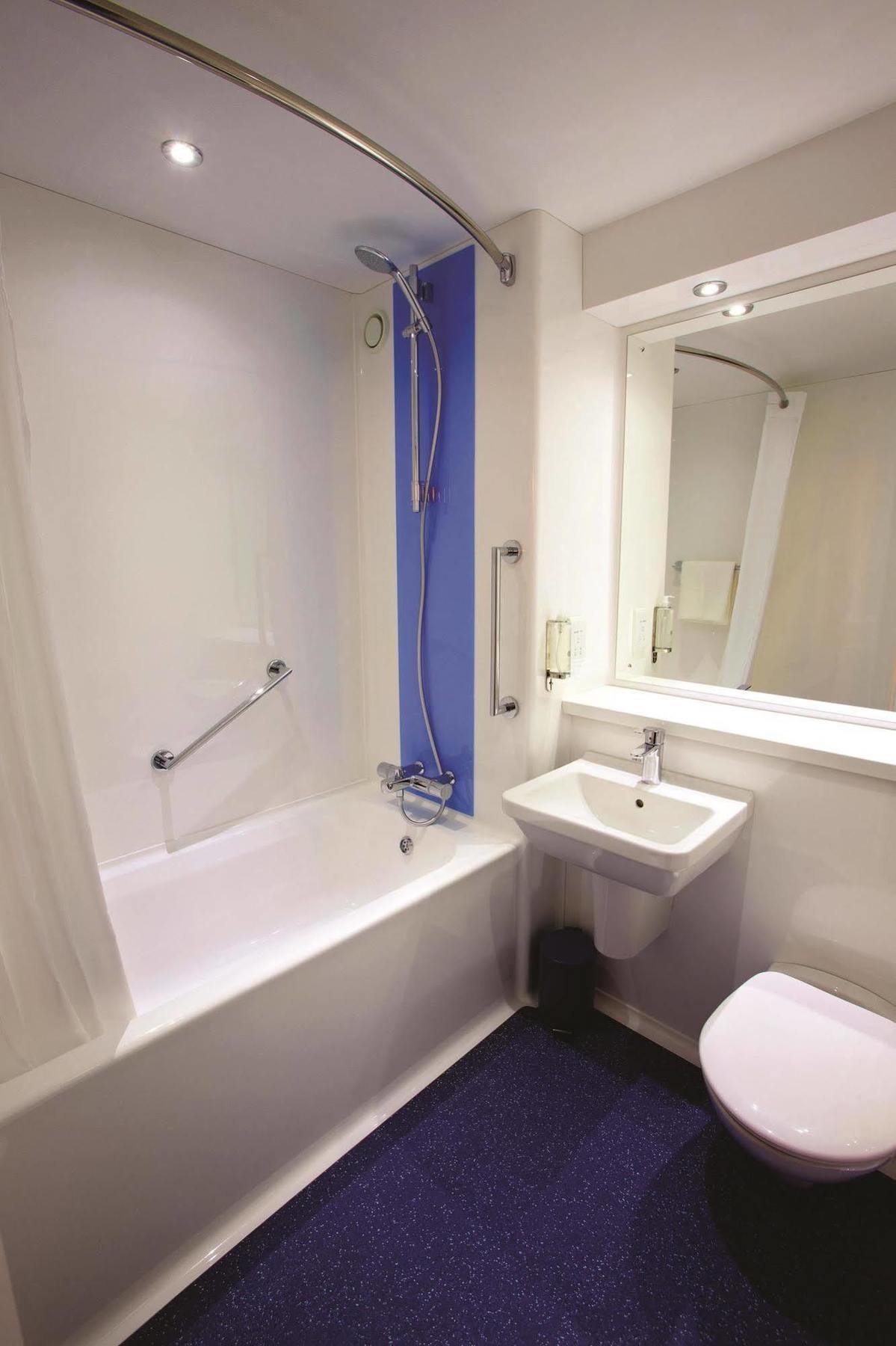 Travelodge Edinburgh Central Waterloo Place Bagian luar foto